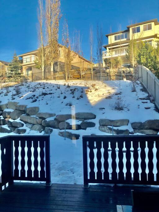 2500 Sq House In Springbank Hill Bl 261818 Vila YYC Exterior foto